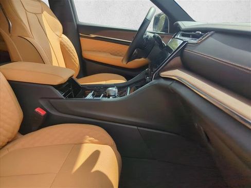 Used 2025 Jeep Grand Cherokee L Summit w/ Obsidian Package image 25