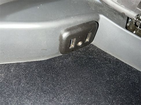 Certified 2016 Chevrolet Corvette 3LT w/ 3LT Preferred Equipment Group image 32