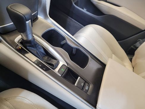 Used 2018 Honda Accord EX image 26