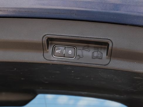 Used 2020 Ford Explorer XLT w/ Equipment Group 202A RWD image 50