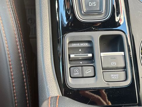 Used 2025 Honda Pilot TrailSport image 16