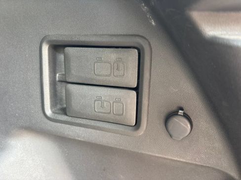 Used 2023 Chevrolet Equinox LT FWD image 20
