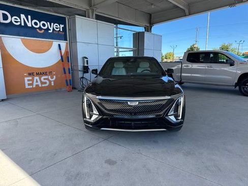 Used 2024 Cadillac Lyriq Luxury AWD/4WD image 5