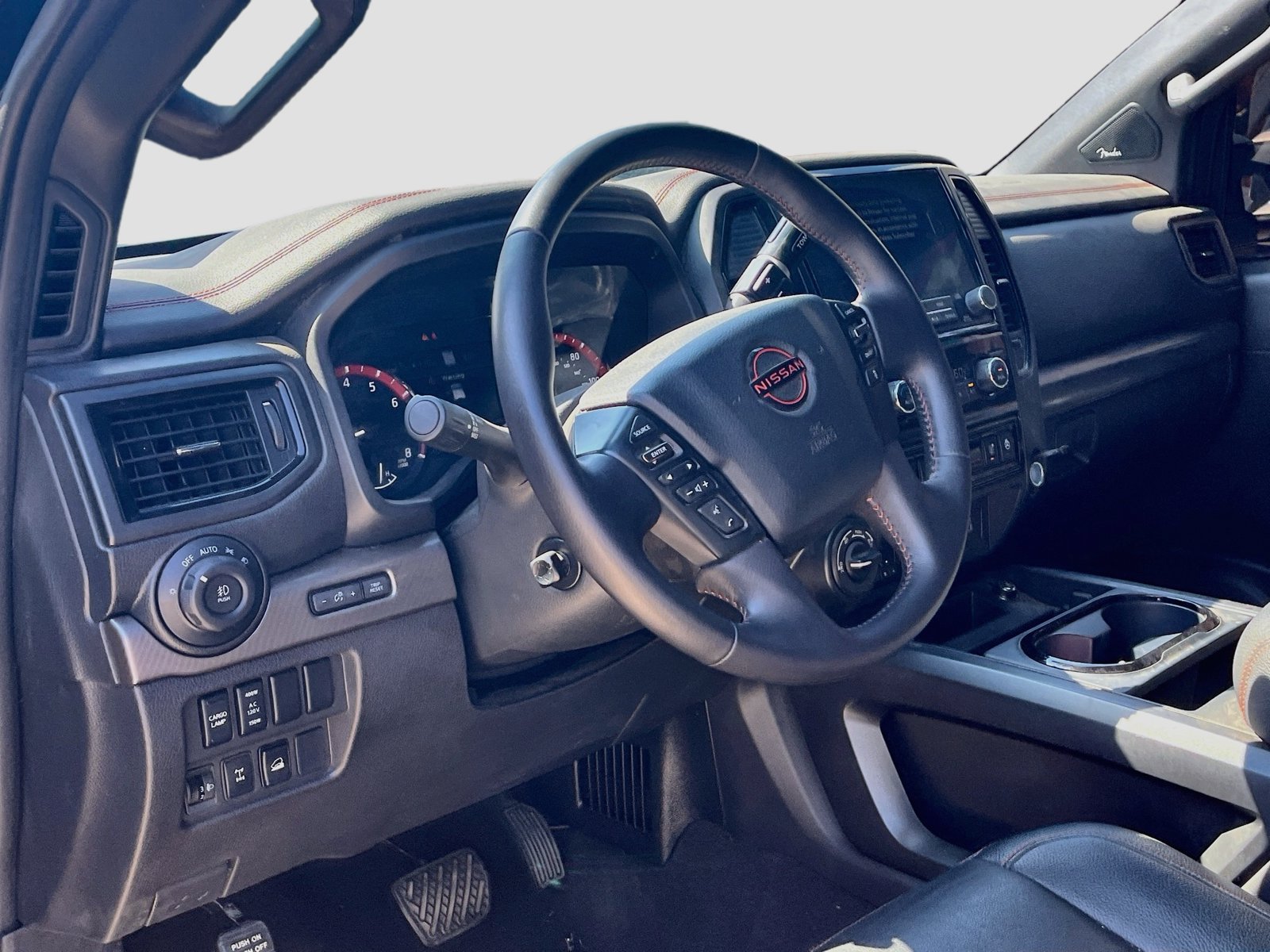 Used 2024 Nissan Titan PRO-4X w/ Pro-4x Convenience Package AWD/4WD image 11
