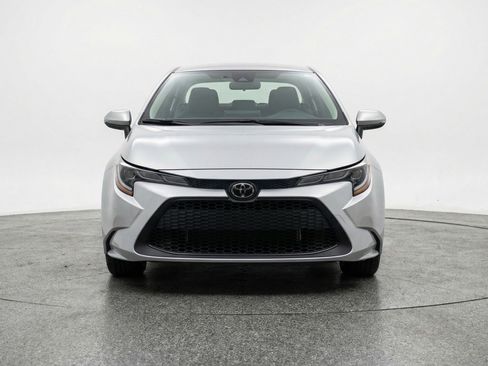 Used 2025 Toyota Corolla LE FWD image 2