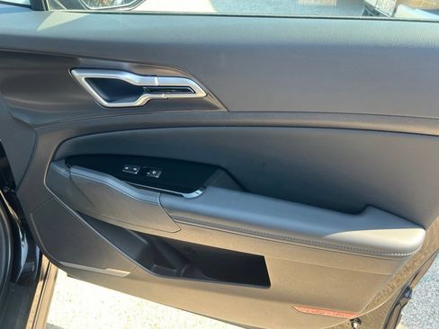 Certified 2023 Kia Sportage EX AWD/4WD image 22