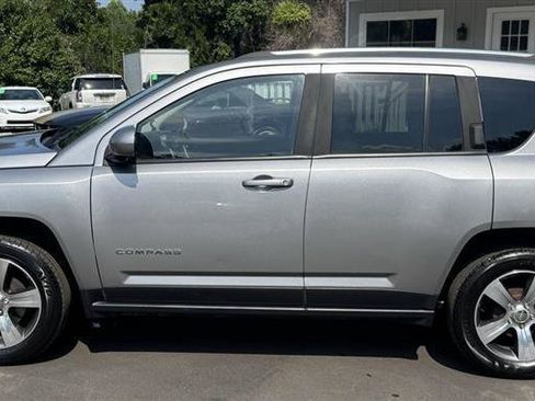 Used 2016 Jeep Compass High Altitude FWD image 2