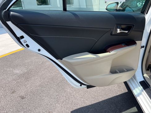 Used 2013 Toyota Camry XLE FWD image 23