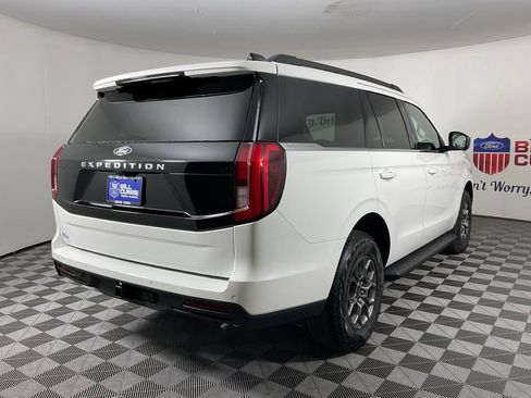 New 2027 Ford Expedition Active RWD image 3