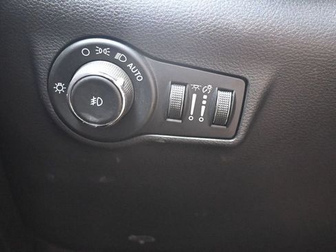 Used 2024 Jeep Compass Latitude AWD/4WD image 15