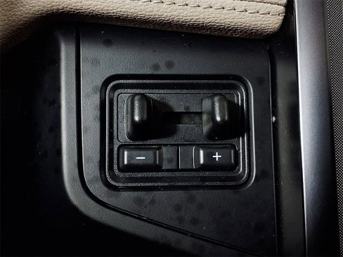 Used 2023 Ford Expedition Limited image 23