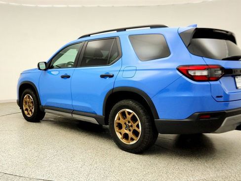Used 2024 Honda Pilot TrailSport image 7