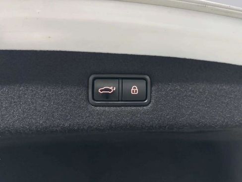 Used 2019 Genesis G90 5.0 Ultimate RWD image 49