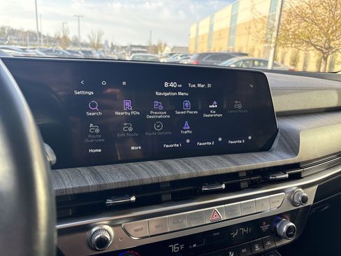 Used 2023 Kia Telluride EX w/ EX Captain's Chair Package image 12