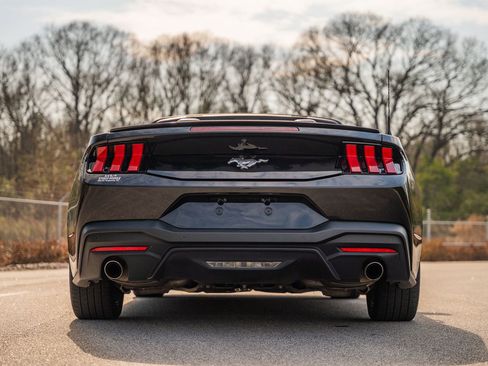 Used 2024 Ford Mustang Premium image 9