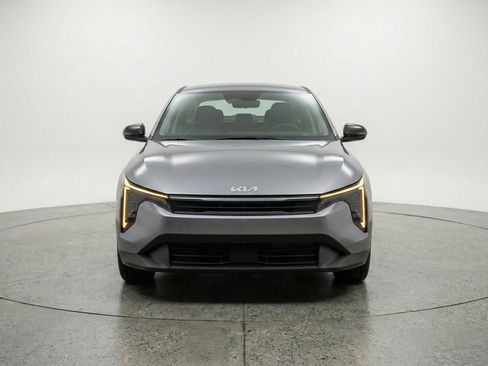 Used 2025 Kia K4 FWD image 2