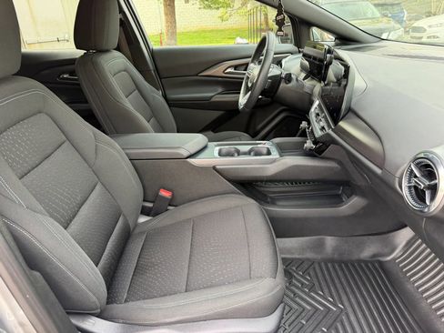 Used 2025 Chevrolet Equinox EV LT FWD image 22