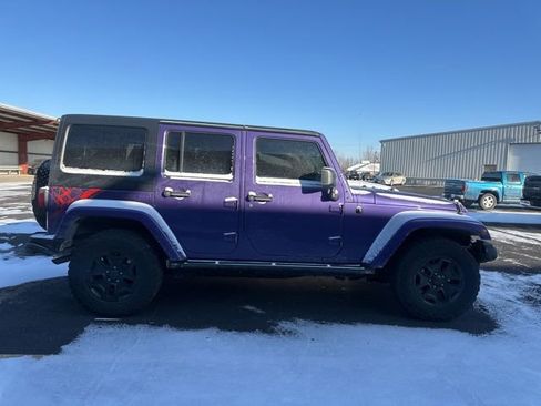 Used 2016 Jeep Wrangler Unlimited Sahara image 7