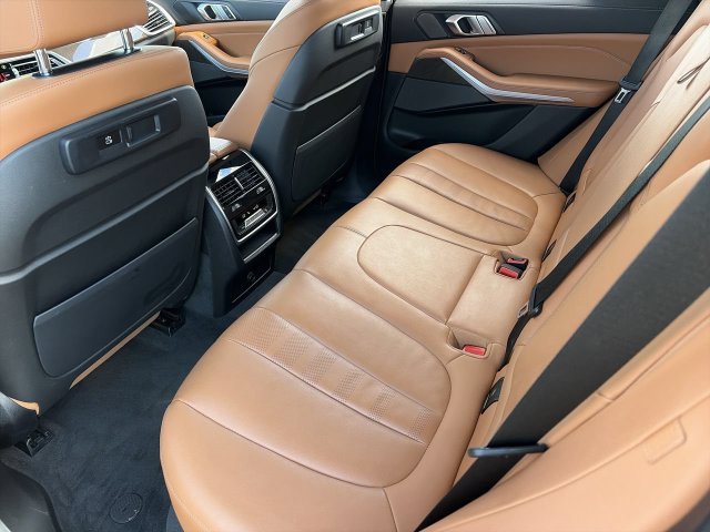 Used 2022 BMW X5 M50i AWD/4WD image 16