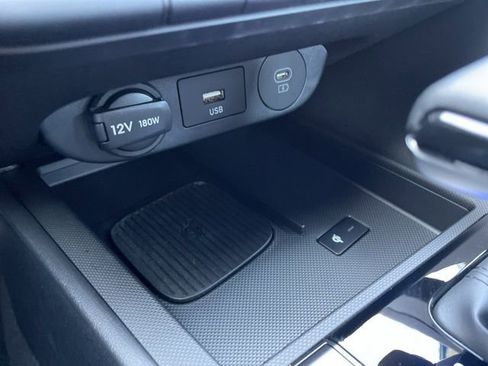 Used 2025 Hyundai Elantra Sport image 21