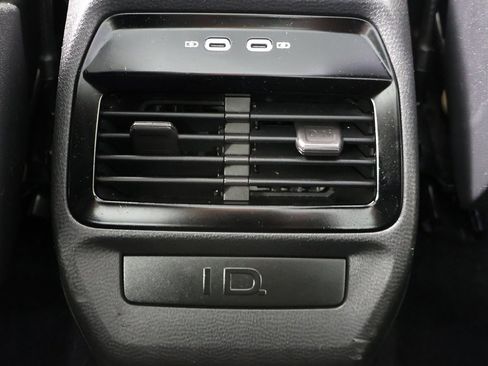 Used 2021 Volkswagen ID.4 Pro S image 32