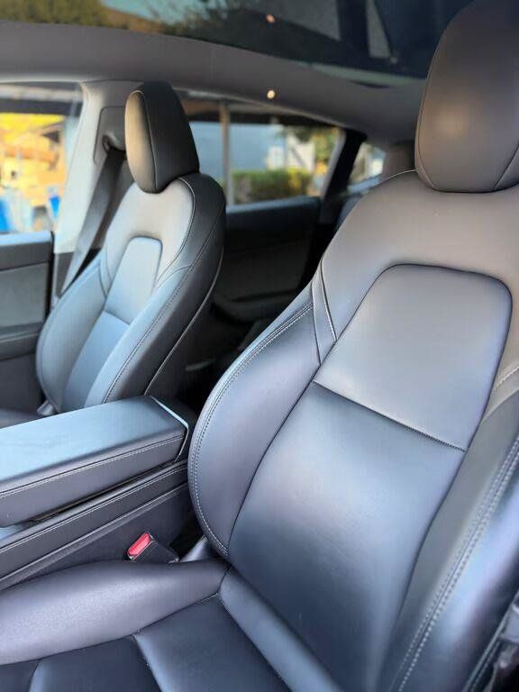 Used 2024 Tesla Model Y Long Range AWD/4WD image 5