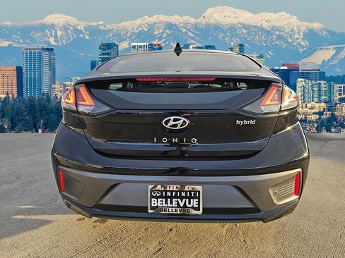 Used 2020 Hyundai Ioniq SEL image 6