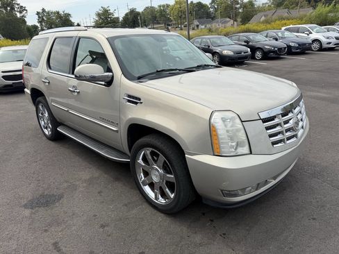 Used 2008 Cadillac Escalade AWD image 5