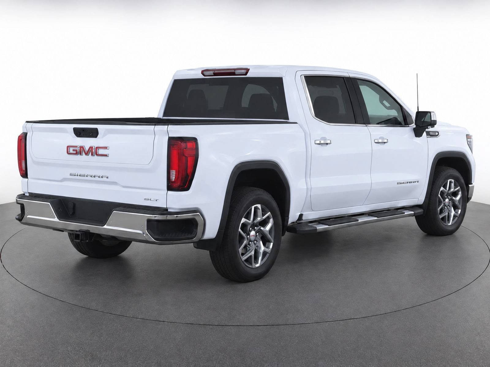 Used 2023 GMC Sierra 1500 SLT w/ SLT Premium Package RWD image 5