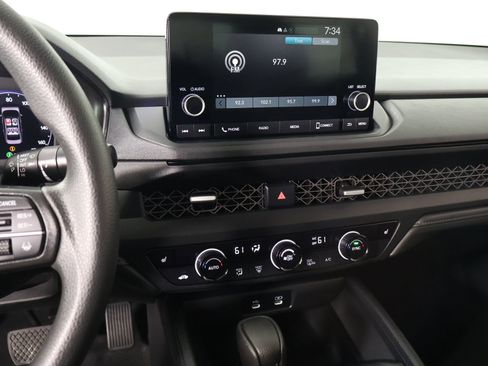 Used 2025 Honda Accord SE image 5