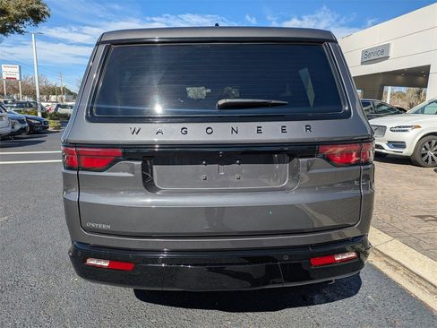Used 2024 Jeep Wagoneer Series II image 5