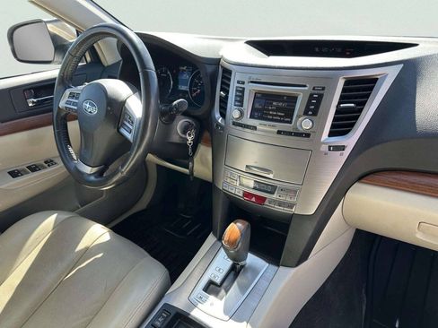Used 2013 Subaru Outback 2.5i Limited AWD/4WD image 24