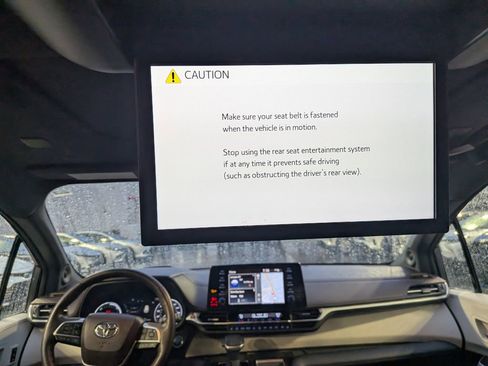 Certified 2023 Toyota Sienna Platinum image 11