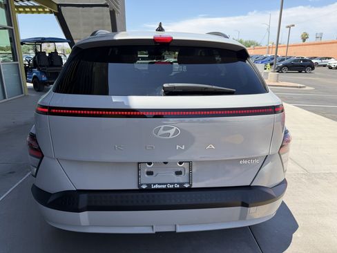 Used 2025 Hyundai Kona SEL FWD image 13