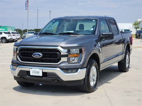 Used 2023 Ford F150 XLT image 4