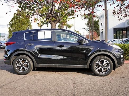 Used 2022 Kia Sportage LX image 7