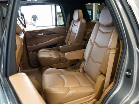 Used 2017 Cadillac Escalade Platinum image 55
