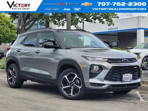 Used 2023 Chevrolet TrailBlazer RS w/ Sun and Liftgate Package AWD/4WD image 1