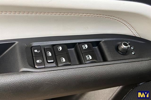 Used 2025 Jeep Compass Limited AWD/4WD image 12