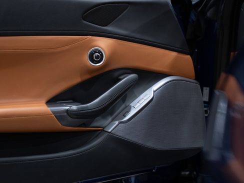 Used 2020 Ferrari Portofino image 29