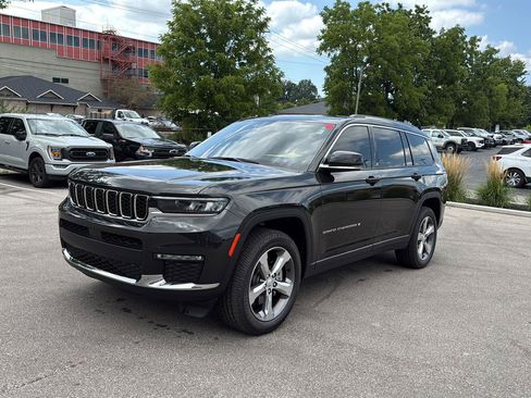 Used 2022 Jeep Grand Cherokee L Limited AWD/4WD image 7