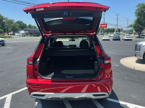 Used 2023 Mitsubishi Outlander SE FWD image 7