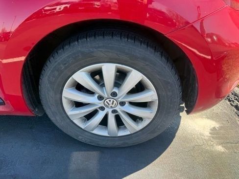 Used 2018 Volkswagen Beetle 2.0T S image 5