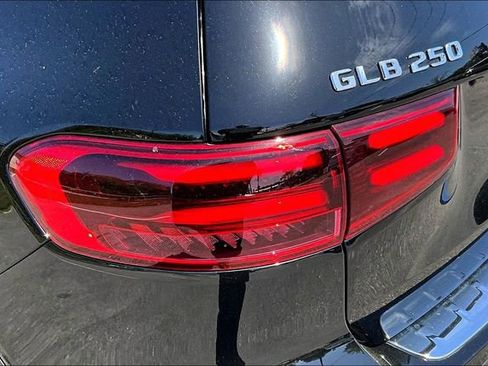 Used 2025 Mercedes-Benz GLB 250 image 20