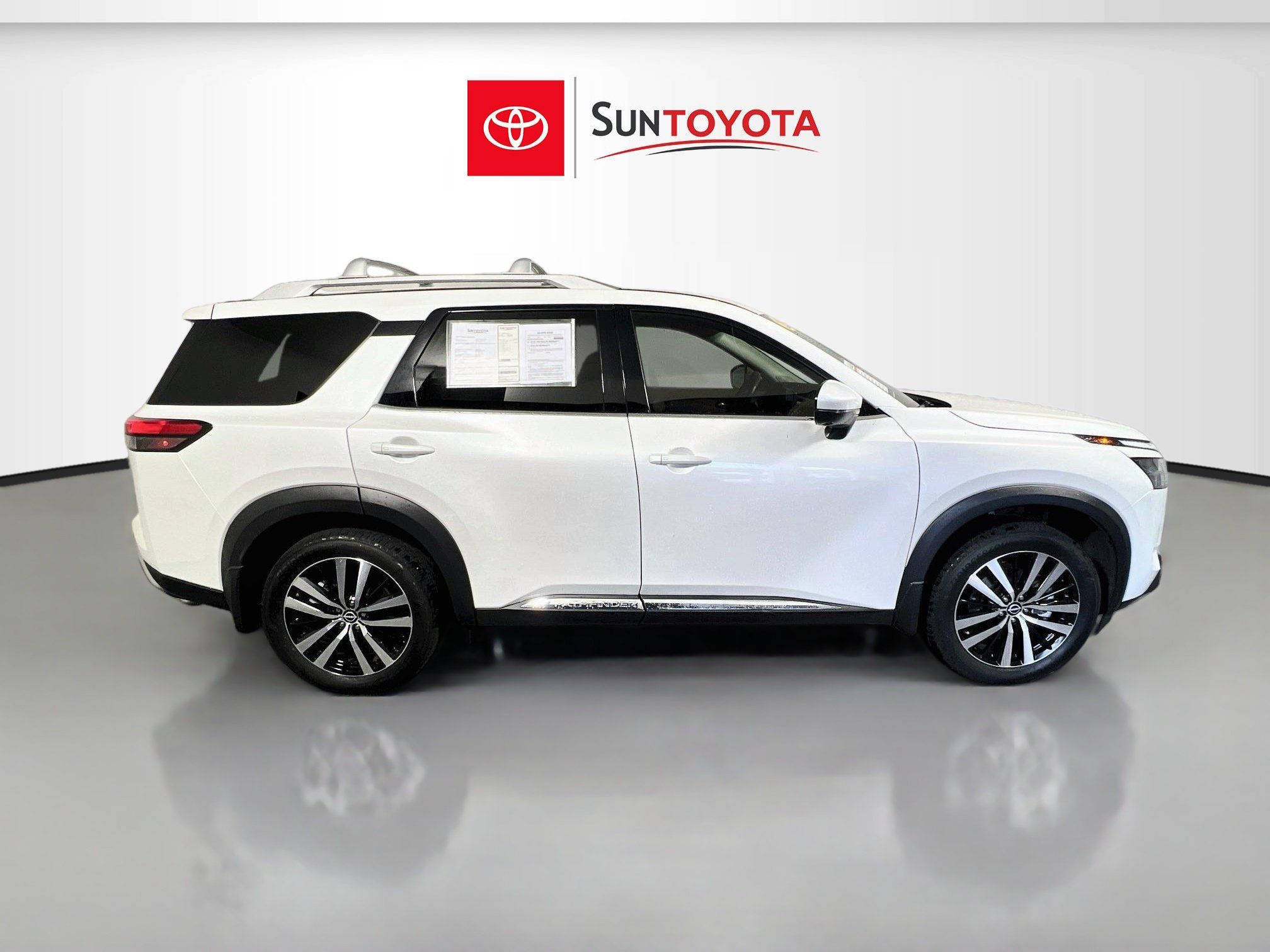 Used 2025 Nissan Pathfinder Platinum w/ Cargo Package FWD image 2