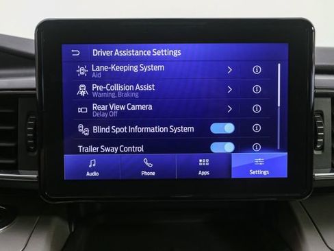 Used 2023 Ford Explorer XLT w/ Equipment Group 202A AWD/4WD image 23
