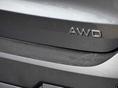 Used 2025 Nissan Kicks SV AWD/4WD image 26