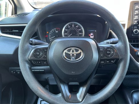 Used 2020 Toyota Corolla LE image 17