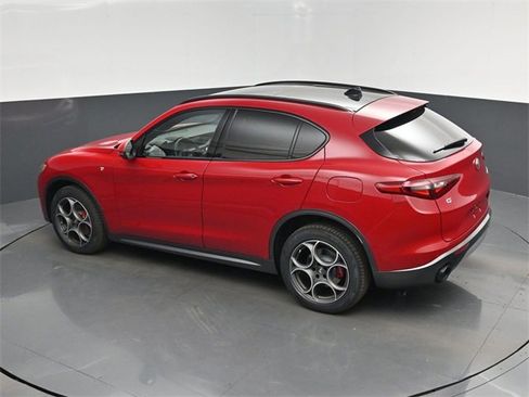 Used 2022 Alfa Romeo Stelvio Ti image 61