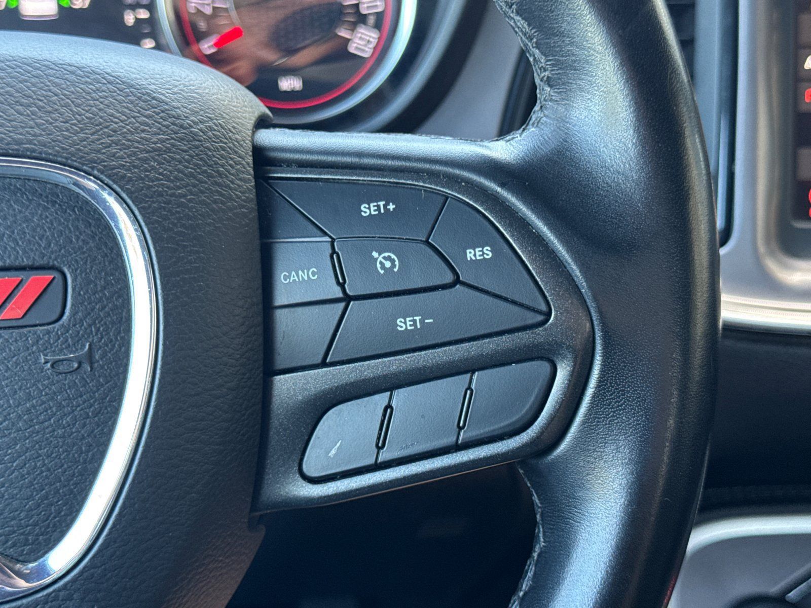 Used 2022 Dodge Challenger SXT RWD image 29